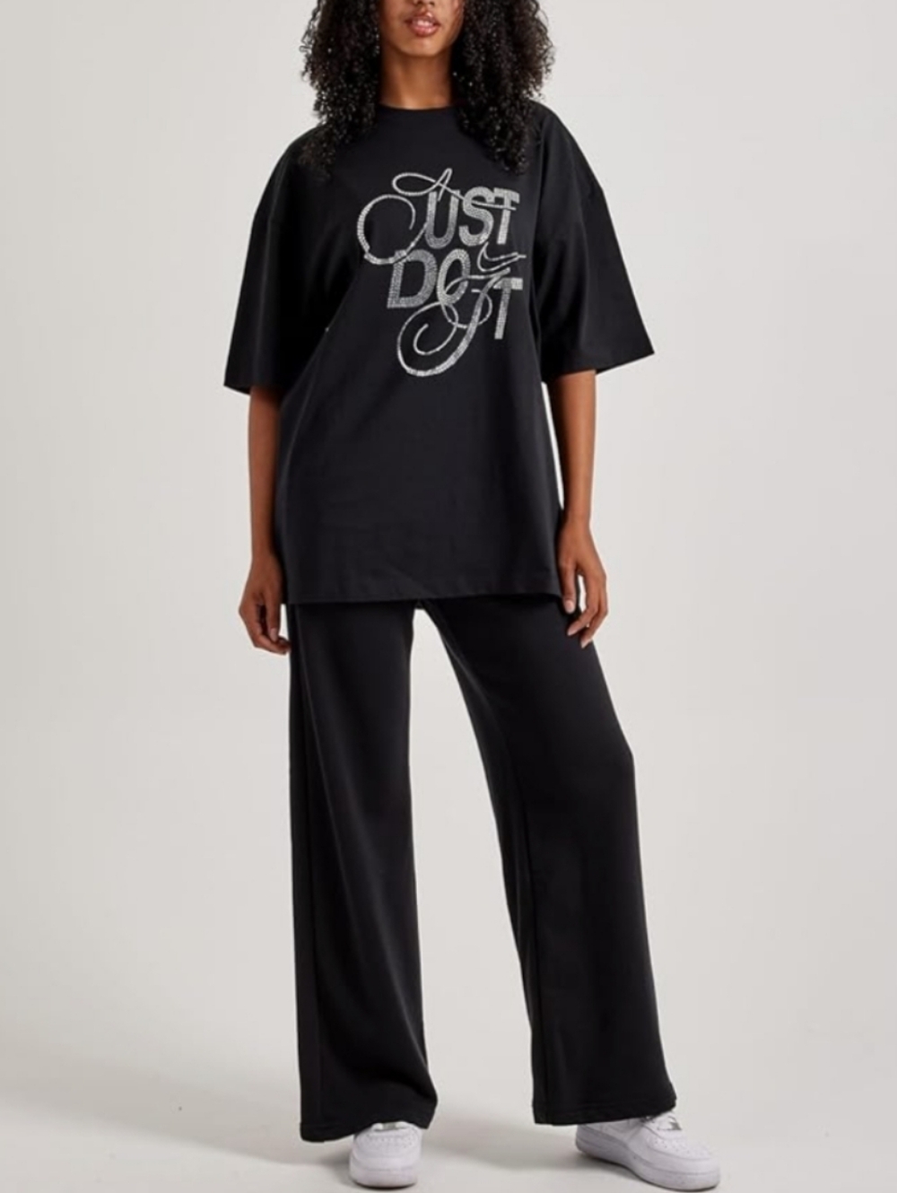 🌺Nike Tee w/Rhinestone 'Just Do It' Graphic - Picture 3 of 9